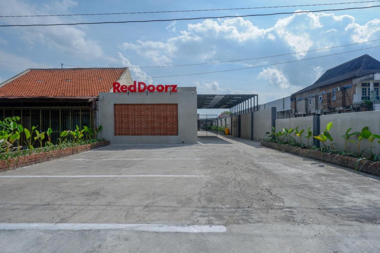 Reddoorz @ Klaten City Hotel Exterior photo